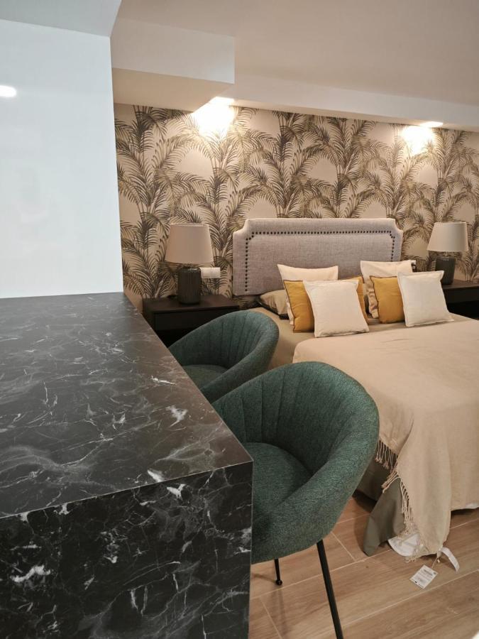 Studio Sevilla Suites Malaga Zewnętrze zdjęcie